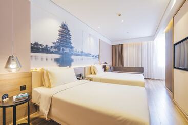 Atour Hotel Changxing Central Plaza Huzhou