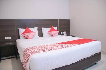 هتل Azzahra Guest House By Oyo Rooms