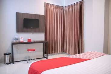 هتل Azzahra Guest House By Oyo Rooms