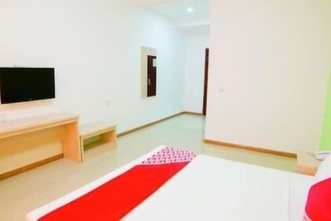 هتل Green Orange Express Inn