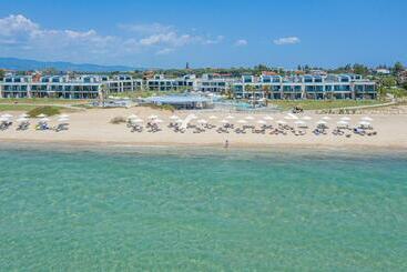 هتل Portes Lithos Luxury Resort