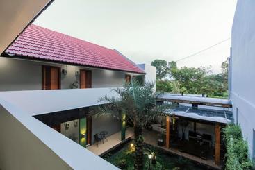 هتل Reddoorz Near Universitas Muhammadiyah Palangkaraya