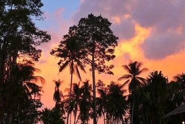 هتل Samui Caravans Hill Camp