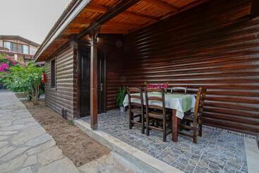 酒店 Cuhadar Ahsap Evleri