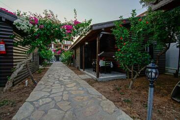 酒店 Cuhadar Ahsap Evleri