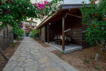 酒店 Cuhadar Ahsap Evleri