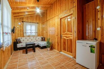 酒店 Cuhadar Ahsap Evleri