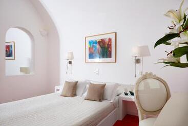 هتل Whitedeck Santorini