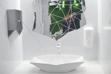 فندق فئة نجمة واحدة Optimi Rooms Bilbao
