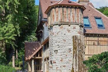 هتل Les Jardins De Coppelia