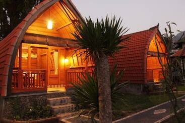تختخواب و صبحانه Kubu Padi Wooden House