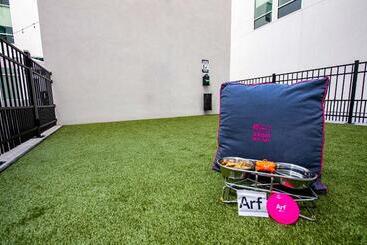 هتل Aloft Savannah Downtown Historic District