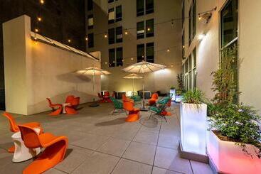 هتل Aloft Savannah Downtown Historic District