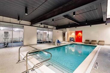 هتل Aloft Savannah Downtown Historic District