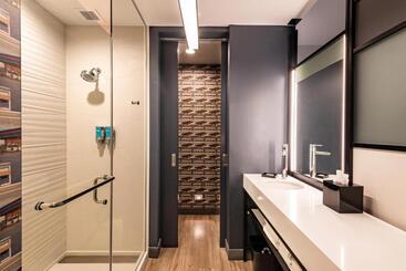 هتل Aloft Savannah Downtown Historic District