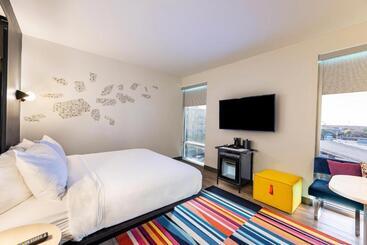 هتل Aloft Savannah Downtown Historic District