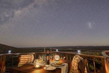 هتل Etosha Mountain Lodge
