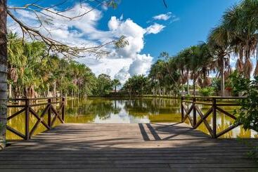 هتل Wakaya Ecolodge