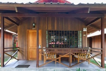 هتل Wakaya Ecolodge