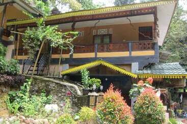 پانسیون Bugis Inn