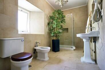 پانسیون Charm Inn Sintra