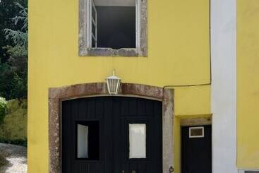 پانسیون Charm Inn Sintra