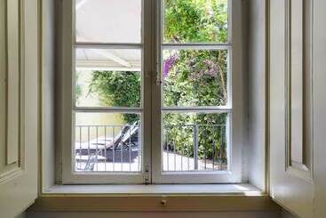 پانسیون Charm Inn Sintra
