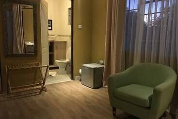 پانسیون Flower Inn Guest House