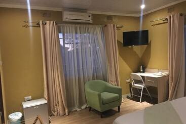 پانسیون Flower Inn Guest House