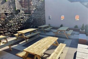 هتل The Harbour Inn