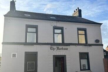 هتل The Harbour Inn