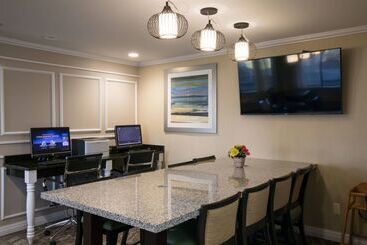 Baymont By Wyndham Detroit Airport/romulus