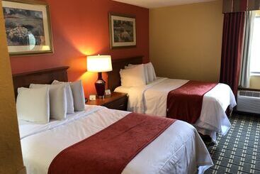 هتل Baymont By Wyndham Springfield Il