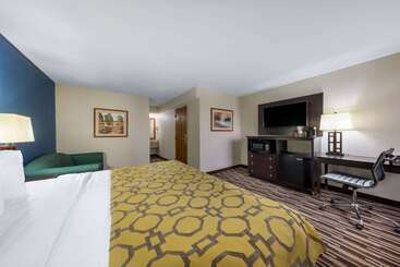 هتل Baymont By Wyndham Springfield South Hwy 65
