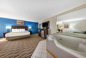هتل Baymont By Wyndham Springfield South Hwy 65