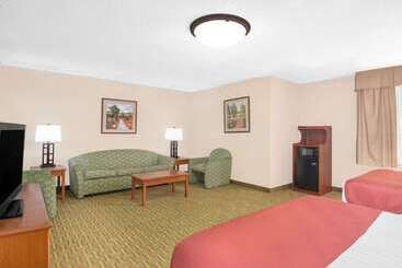 هتل Baymont By Wyndham Springfield South Hwy 65