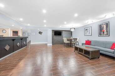 هتل Baymont By Wyndham Springfield South Hwy 65