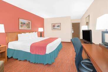 هتل Baymont By Wyndham Springfield South Hwy 65