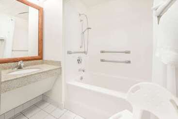 هتل Baymont By Wyndham Springfield South Hwy 65