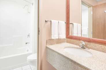 هتل Baymont By Wyndham Springfield South Hwy 65