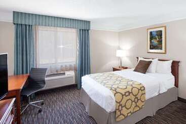 هتل Baymont By Wyndham Texarkana