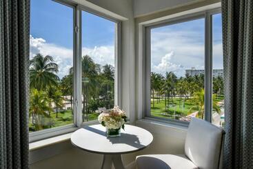 هتل Beacon South Beach