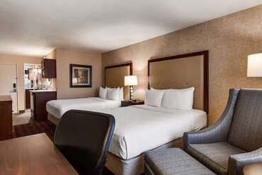 هتل Best Western Plus Abbey Inn