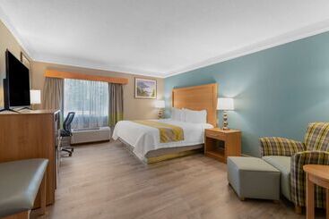 هتل Best Western Plus Executive Court Inn & Conference Center