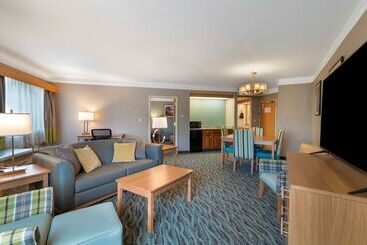 هتل Best Western Plus Executive Court Inn & Conference Center