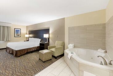 هتل Best Western St. Louis Inn