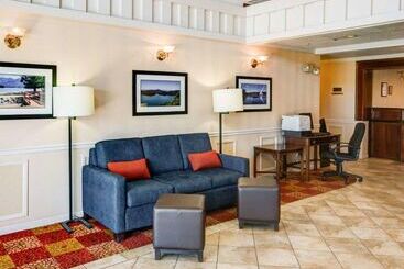 هتل Comfort Inn Redding Near I 5