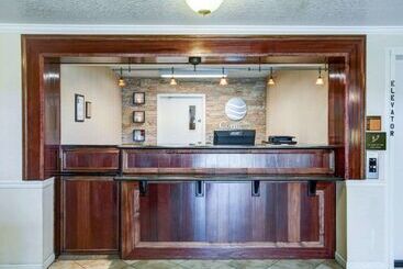هتل Comfort Inn Redding Near I 5