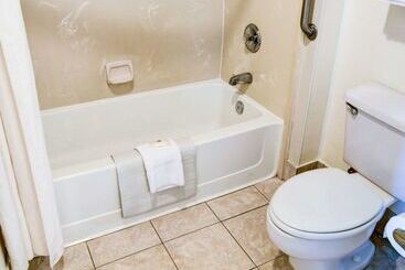 هتل Comfort Inn Redding Near I 5