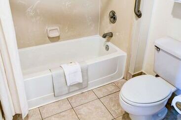 هتل Comfort Inn Redding Near I 5